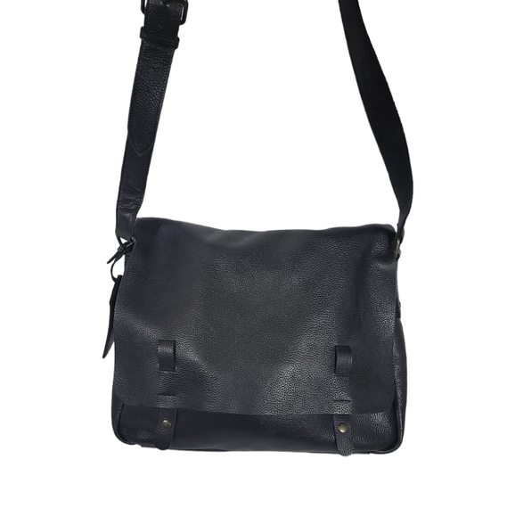 Men's Leather Messenger Bag by Red Envelope - Picture 3 of 10